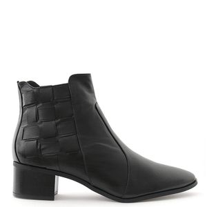 Bota com cano tramado Preta