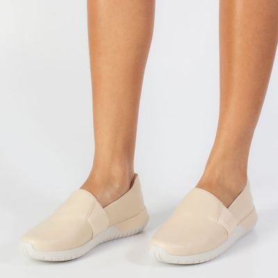 Tênis com elástico Usaflex Creme