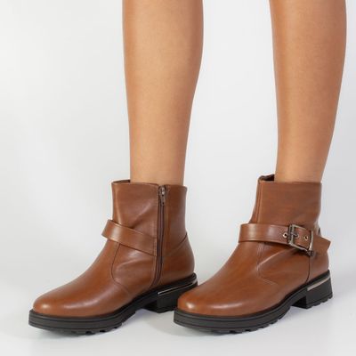 Bota piccadilly com fivela Marrom