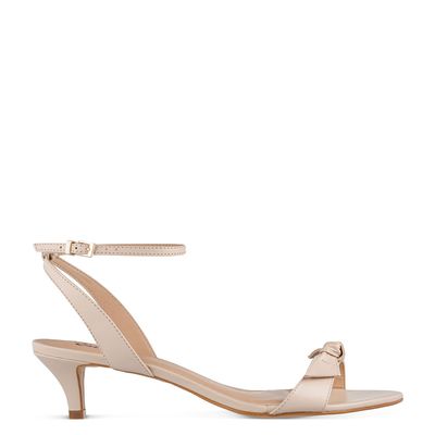 Sandália Salto Baixo com Laço Off-White