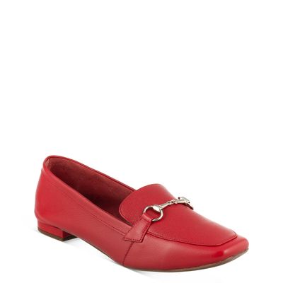 Mocassim com Enfeite Vermelho