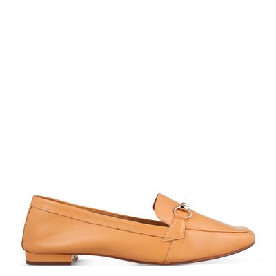 Mocassim com Enfeite Amarelo