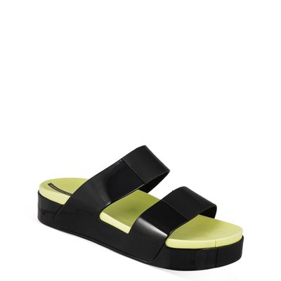 Chinelo Ghost Voices e Ana Hickmann Preto