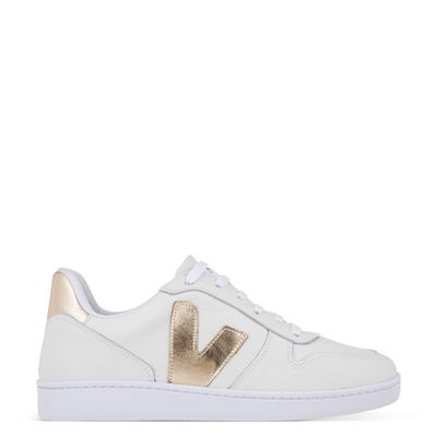 Tênis Casual com Detalhe Bicolor Ouro