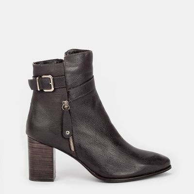 Bota Cano Baixo com Fivela Café
