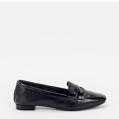 Mocassim Tira Trançada Preta