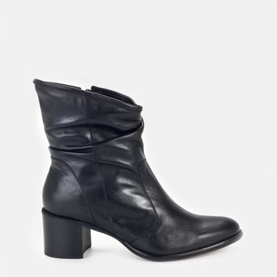 Bota Cano Baixo Drapeado Preto