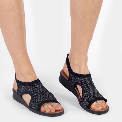 Sandália Knit com Recortes Preto