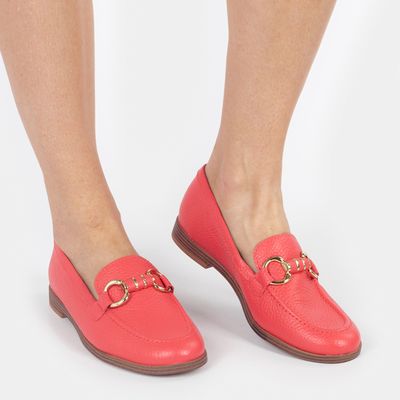 Mocassim com Fivela Vermelho