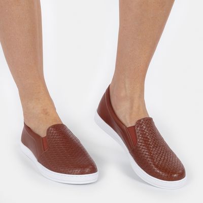 Tênis Slip On Marrom