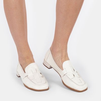 Mocassim Salto Baixo Off White