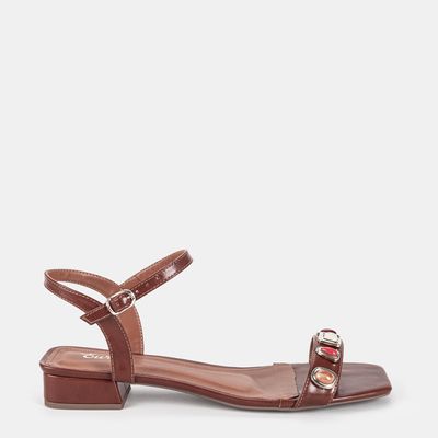 Sandália Salto Baixo c/ Enfeites Marrom Claro