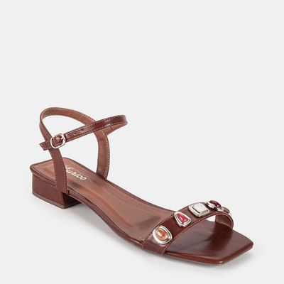 Sandália Salto Baixo c/ Enfeites Marrom Claro