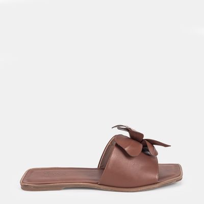 Rasteira com Flor Marrom Claro