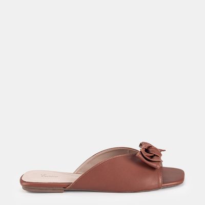 Chinelo Rasteiro Com Laço Marrom Claro