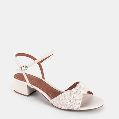 Sandália Bordada Off-White
