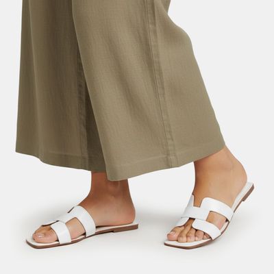 Chinelo Rasteiro Palmilha Quadrada Branco