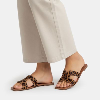 Chinelo Rasteiro Palmilha Quadrada Pelo de Onça