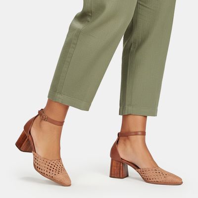 Scarpin Aberto Em Crochê Bege