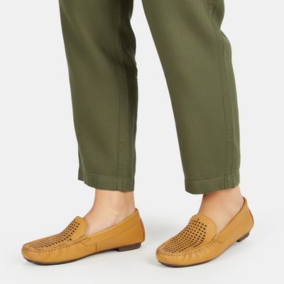 Mocassim Vazado Em Couro Amarelo Açafrão