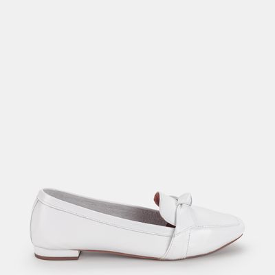 Mocassim em Couro C/ Laço Branco