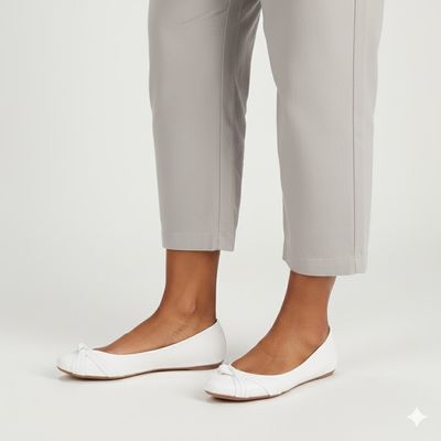 Sapatilha Bico Redondo com Tiras Trançadas Branca