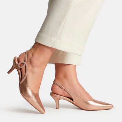 Scarpin Chanel Tira com Strass Ouro